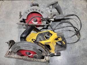 lot 17885 image: Power Tool Circular Saw Set - Skilsaw and Dewalt DCS577