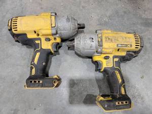 lot 17894 image: DeWalt 20V MAX Cordless Impact Wrench Set