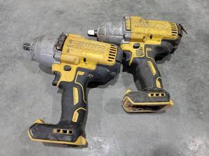 lot 17895 image: DeWalt Cordless Impact Wrench Set with Batteries