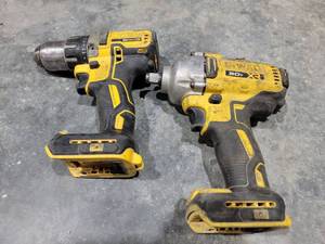 lot 17899 image: DeWalt 20V MAX Cordless Drill and Impact Driver Set with Batteries