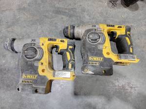 lot 17900 image: DeWalt DCH273 20V SDS Brushless Rotary Hammer Drill Power Tool