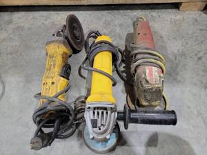 lot 17907 image: DeWalt DWE402 4.5 Inch Angle Grinder with Additional Power Tools