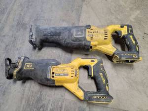 lot 17909 image: DeWalt 20V Max Cordless Reciprocating Saw Set