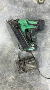 lot 17919 image: Metabo Cordless Framing Nailer with Battery and Charger