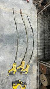 lot 17922 image: DeWalt 20V MAX Cordless Concrete Vibrators - Set of 3