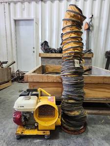 lot 16700 image: Pelsue Model 1453 Gasoline Engine Blower with Flexible Ducting