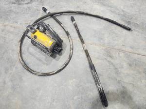 lot 16721 image: Atlas 24 OZ Concrete Vibrator Motor with Hoses