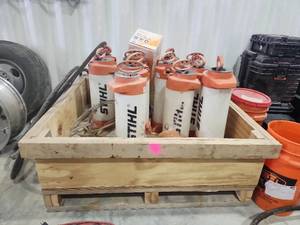 lot 16732 image: STIHL Multi-Use Pump Sprayer Collection