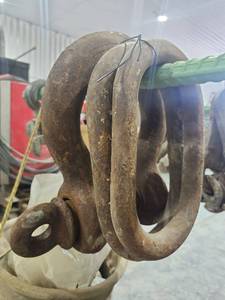 lot 16740 image: Heavy Duty Steel Lifting Hooks