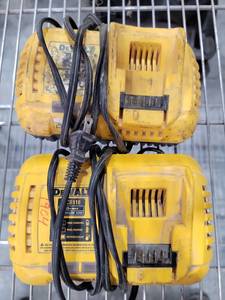lot 17953 image: DeWalt DCB118 20V MAX Lithium Ion Battery Chargers