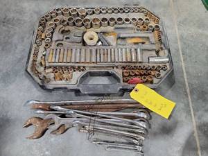 lot 17962 image: Socket Set and Combination Wrench Tool Kit