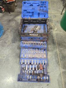 lot 17979 image: Kobalt Professional Socket and Wrench Set Tool Kit