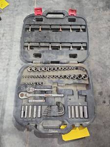 lot 17981 image: Socket Set with Ratchet Handles and Carrying Case