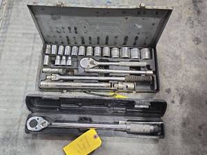 lot 17984 image: Socket Wrench Set with Ratchet Handle and Extensions
