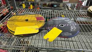lot 18162 image: Mixed Brand Cutting and Abrasive Disc Set - DeWalt FlexVolt and United Abrasives Ceramic Mixed Set of 21