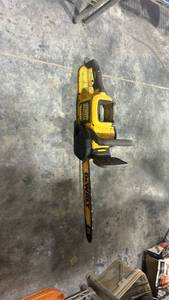 lot 18197 image: DeWalt 16 Inch Brushless Cordless Chainsaw
