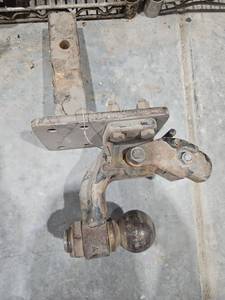 lot 18249 image: 6,000 Pintle Hitch - 2 516