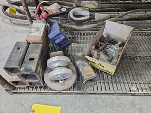 lot 18254 image: Mixed Lot of Industrial Hardware and Tools