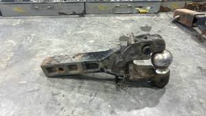 lot 18255 image: Heavy Duty Adjustable Trailer Hitch with Ball Mount 2 516 Pintle