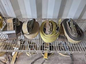 lot 18326 image: Heavy Duty Ratchet Straps - Set of 4