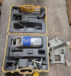 lot 13349 image: Spectra Precision DG511 Pipe Laser Level System with Case