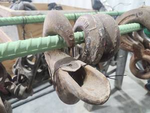lot 16750 image: Industial Metal Hooks