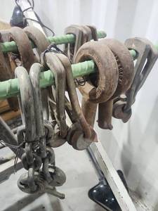 lot 16752 image: Lifting Pulley Block Set
