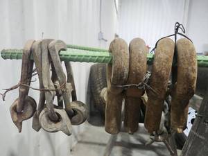 lot 16757 image: Pulley Block Collection