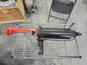 lot 16766 image: COX PPA30OA Pneumatic Caulk Gun with Cart