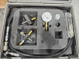 lot 16769 image: Ashcroft Hydraulic Pressure Test Kit with Gauge and Fittings