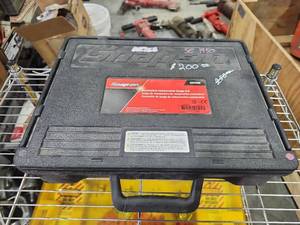 lot 16771 image: Snap-on Automotive Compression Gauge Set