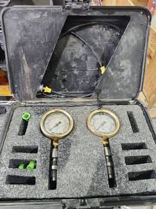 lot 16777 image: Hydraulic Pressure Test Kit with Gauges