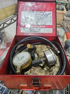 lot 16782 image: Nitrogen Gas Pressure Testing Kit with Gauge and Hoses