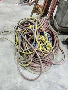 lot 16808 image: Bulk Lot of Hoses and Extention Cords