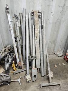 lot 16812 image: Construction Components Bundle