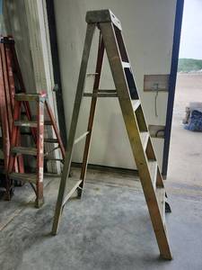 lot 16820 image: Werner Aluminum Step Ladder