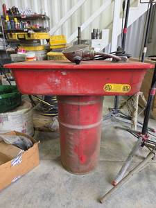 lot 16821 image: Safety-Kleen Model 16 Solvent Parts Washer