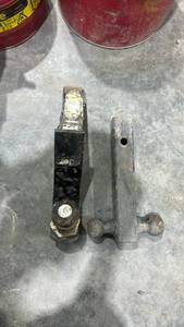 lot 18261 image: U-Haul Trailer Hitch Ball Mount Set
