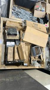 lot 18269 image: Industrial Hardware Lot - Flat Washers and Construction Fasteners
