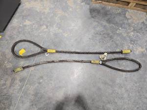 lot 18298 image: Set of 2 Steel Wire Rope Lifting Slings with End Loop 1in x 5ft