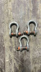 lot 18341 image: Heavy Duty Steel D-Ring Shackles - Set of 3