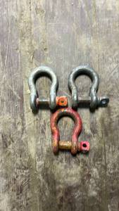 lot 18344 image: Heavy Duty Steel Bow Shackles Set - Set of 3