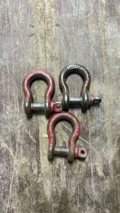lot 18346 image: Set of 3 Heavy Duty Marine Rigging Shackles