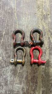 lot 18351 image: Industrial Lifting Shackles - Set of 4