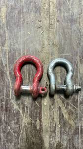 lot 18352 image: Heavy Duty Industrial Bow Shackles - Set of 2