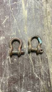 lot 18354 image: Heavy Duty Steel Bow Shackles Marine Hardware - Set of 2