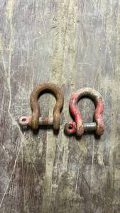 lot 18356 image: Heavy Duty Steel Bow Shackles - Set of 2