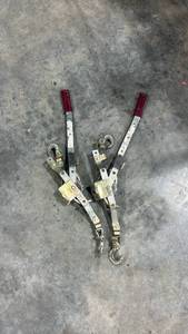 lot 18362 image: Heavy Duty Lever Chain Hoists with Red Handles Come Alongs - Set of 2