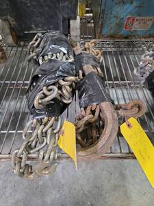 lot 18388 image: Heavy Duty Chains - Set of 2