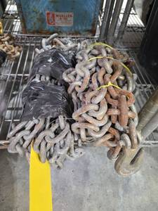 lot 18389 image: Heavy Duty Chains - Set of 2